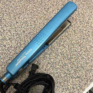 Babybliss Titanium Flatiron